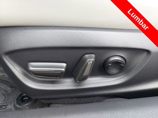 Used 2023 Toyota Prius XLE image 19