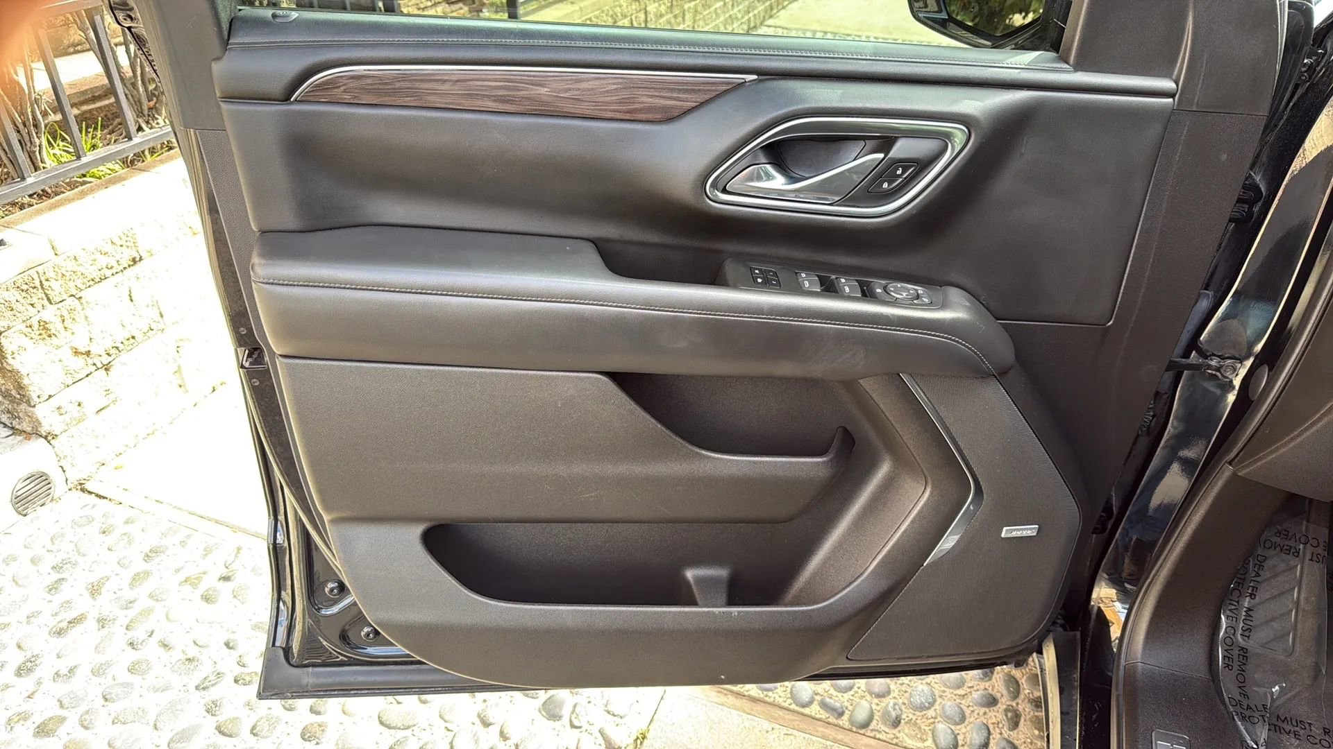 Used 2021 Chevrolet Suburban LT RWD image 11