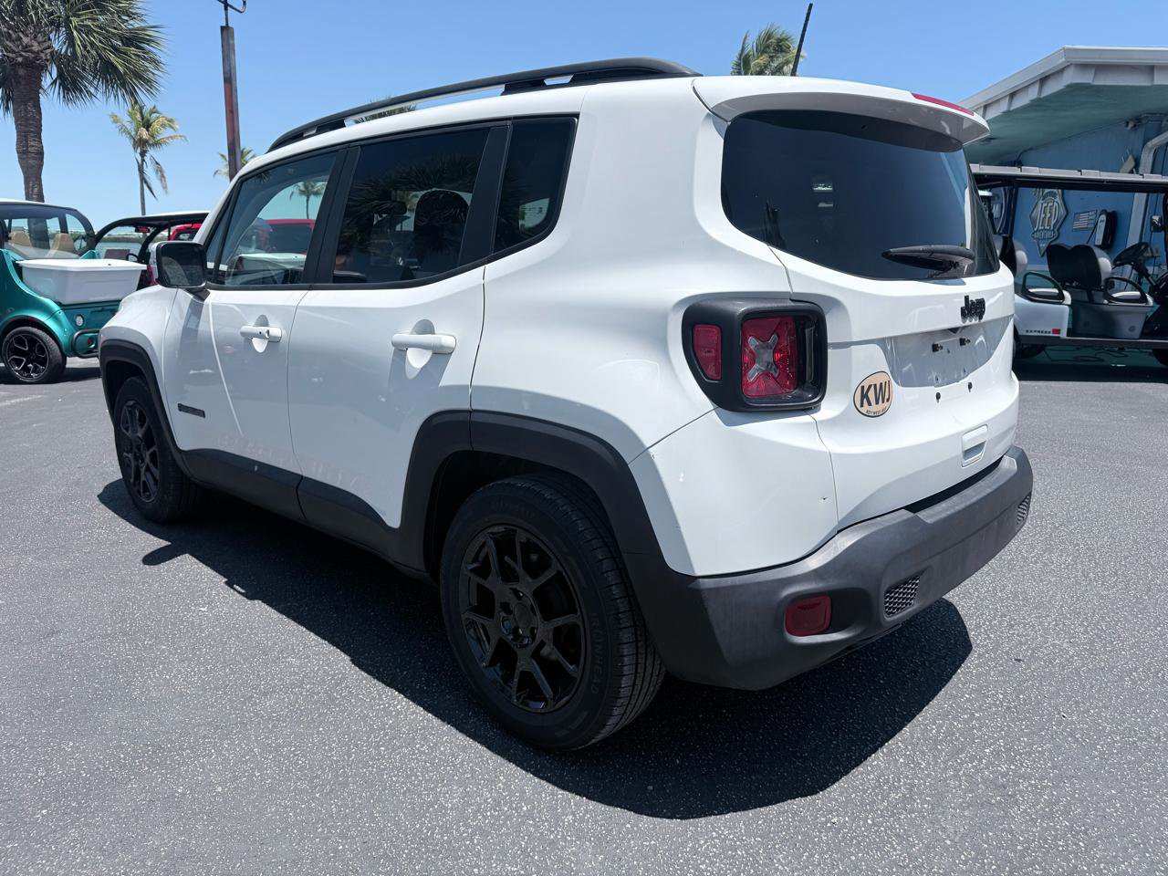Used 2020 Jeep Renegade Altitude FWD image 2