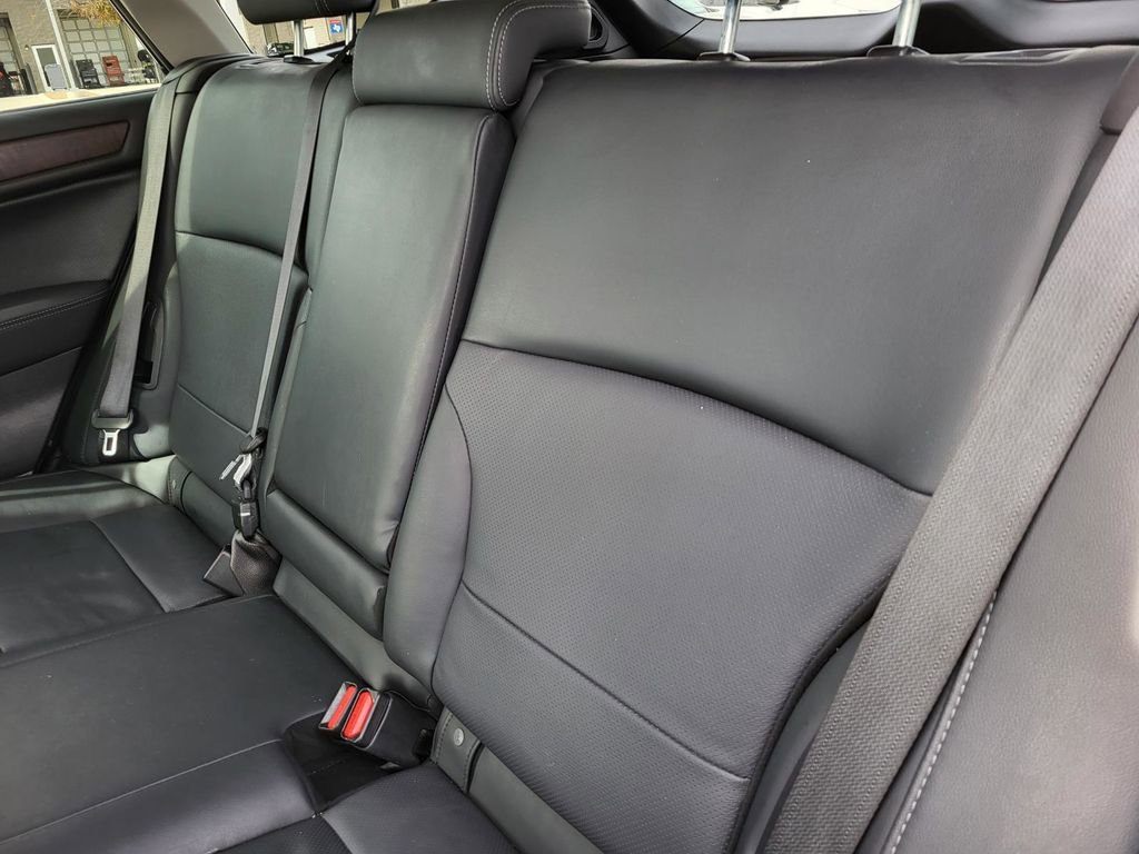 Used 2017 Subaru Outback 3.6R Limited image 16