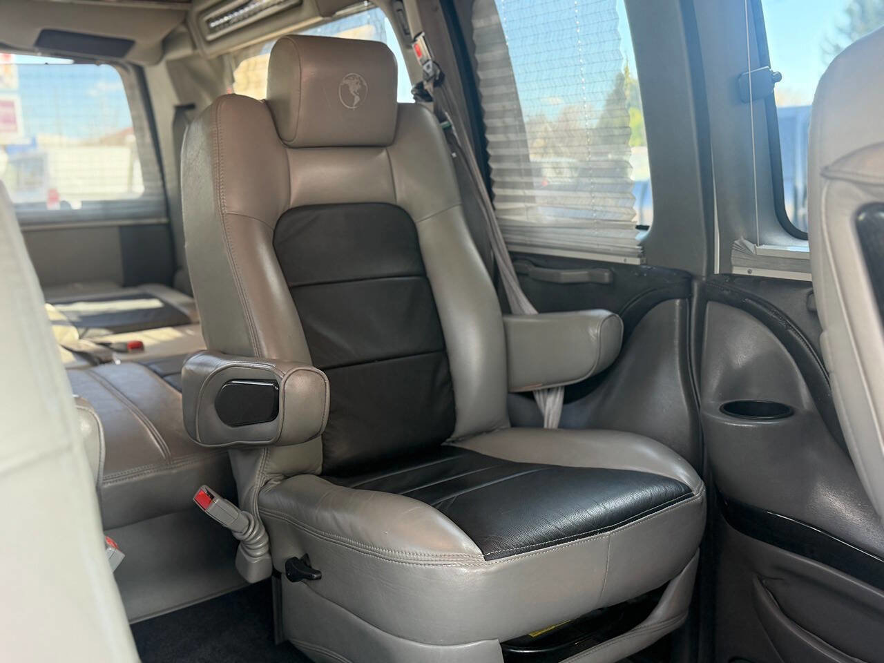 Used 2013 GMC Savana 1500 image 63