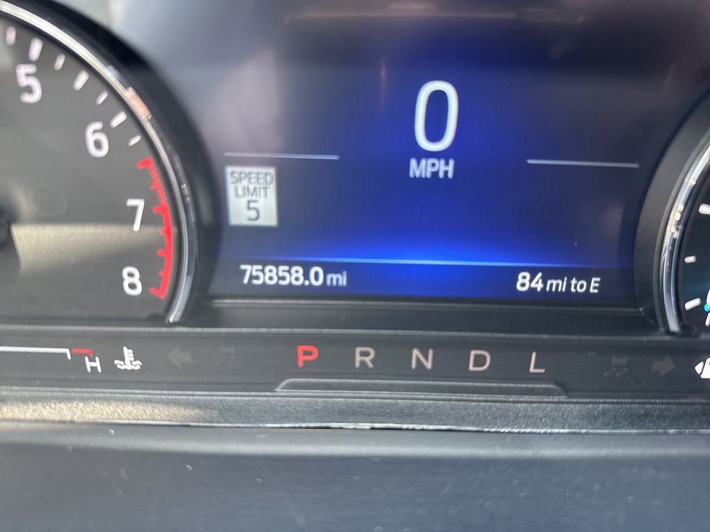 Used 2022 Ford Explorer XLT w/ Equipment Group 202A image 7