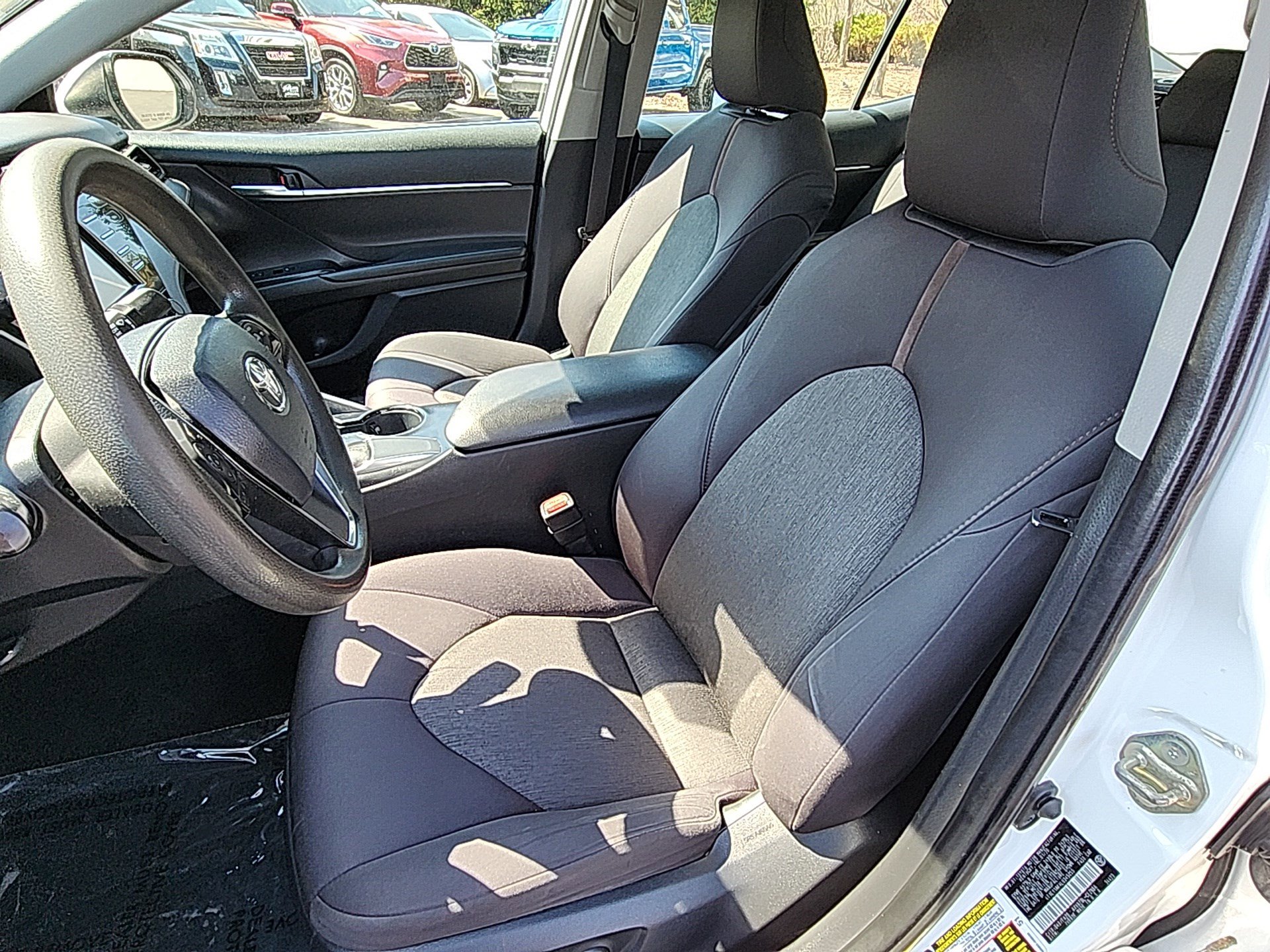 Used 2020 Toyota Camry LE FWD image 19