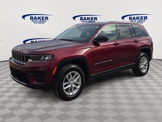 Used 2024 Jeep Grand Cherokee Laredo X AWD/4WD image 8