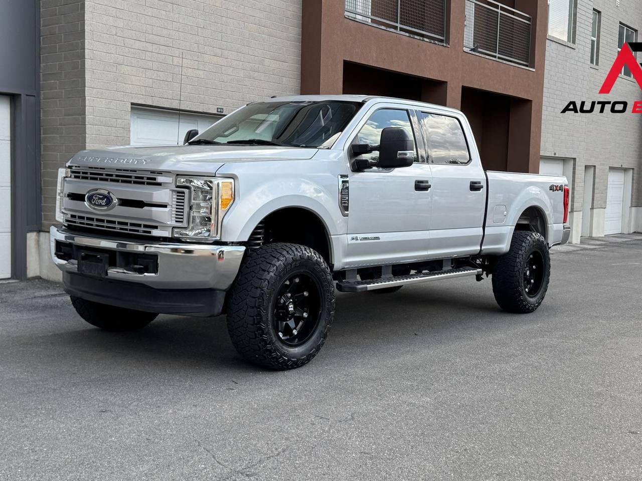 Used 2017 Ford F250 XLT AWD/4WD image 1