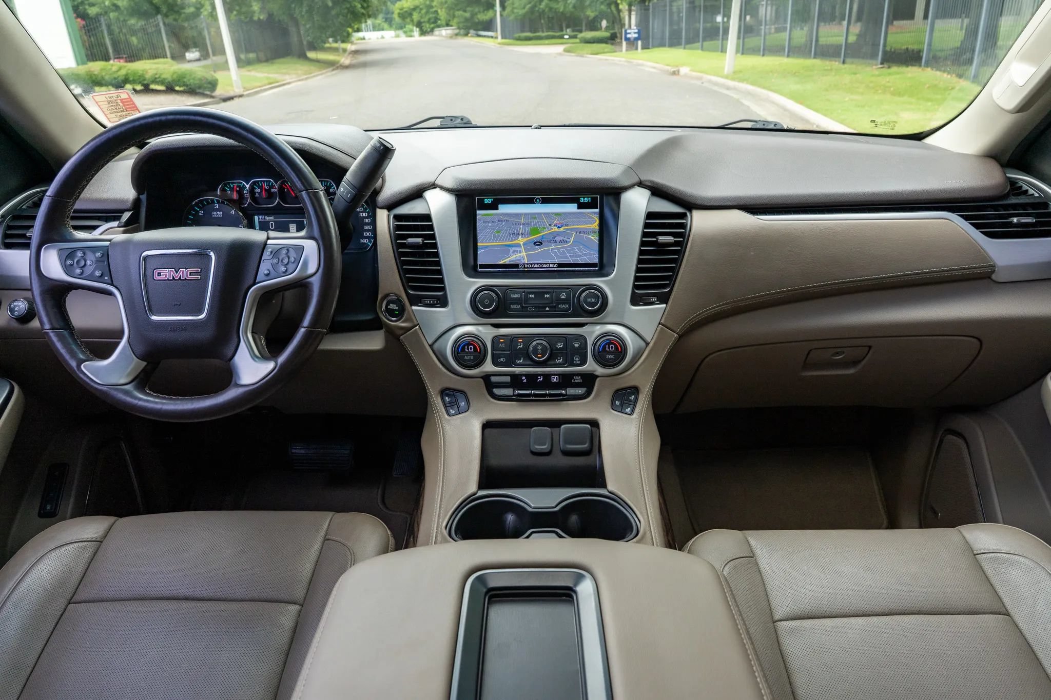 Used 2018 GMC Yukon SLT w/ Premium Edition RWD image 19
