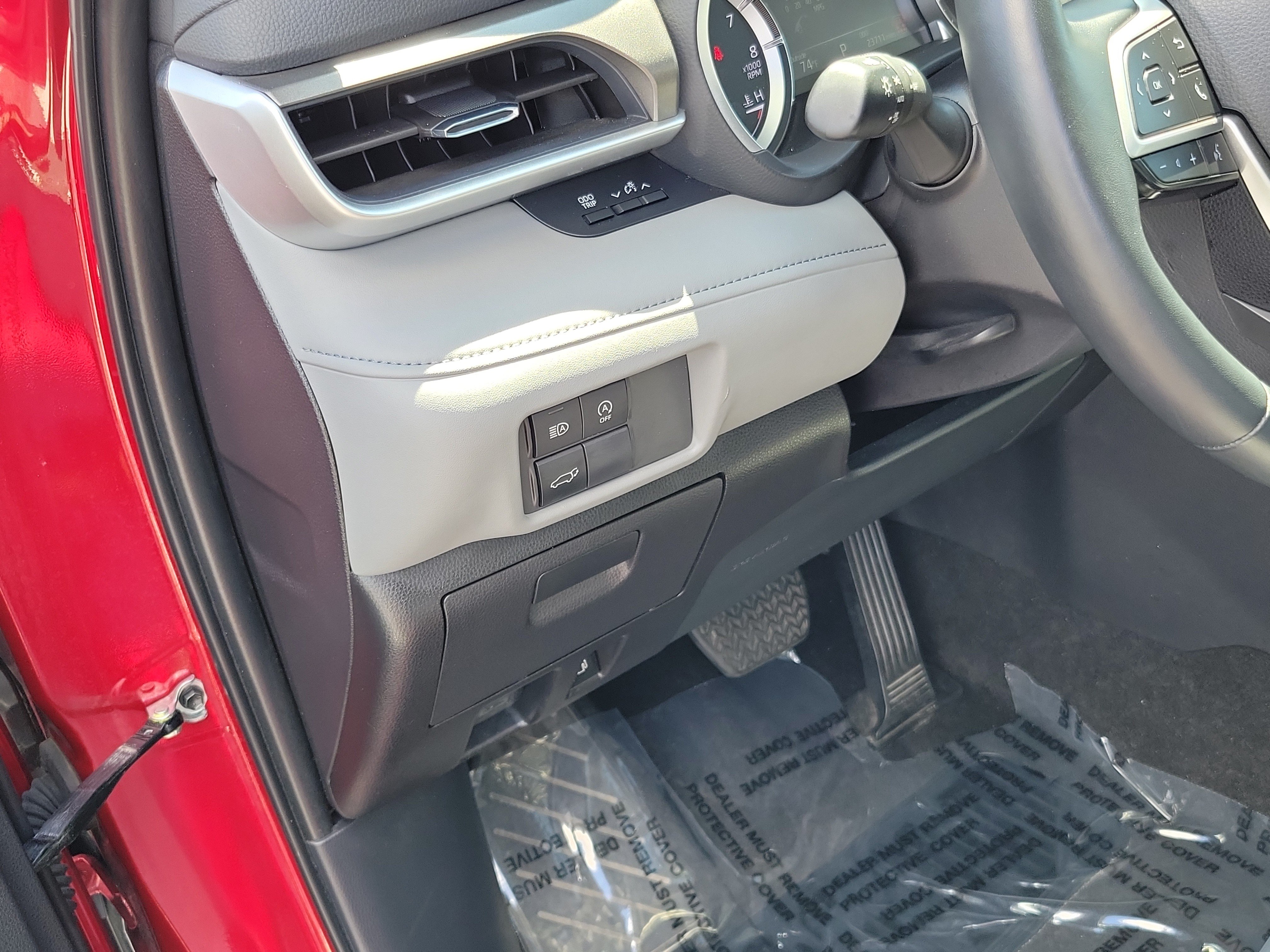 Certified 2025 Toyota Highlander XLE FWD image 24