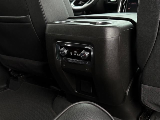 Used 2025 GMC Yukon XL Denali AWD/4WD image 18