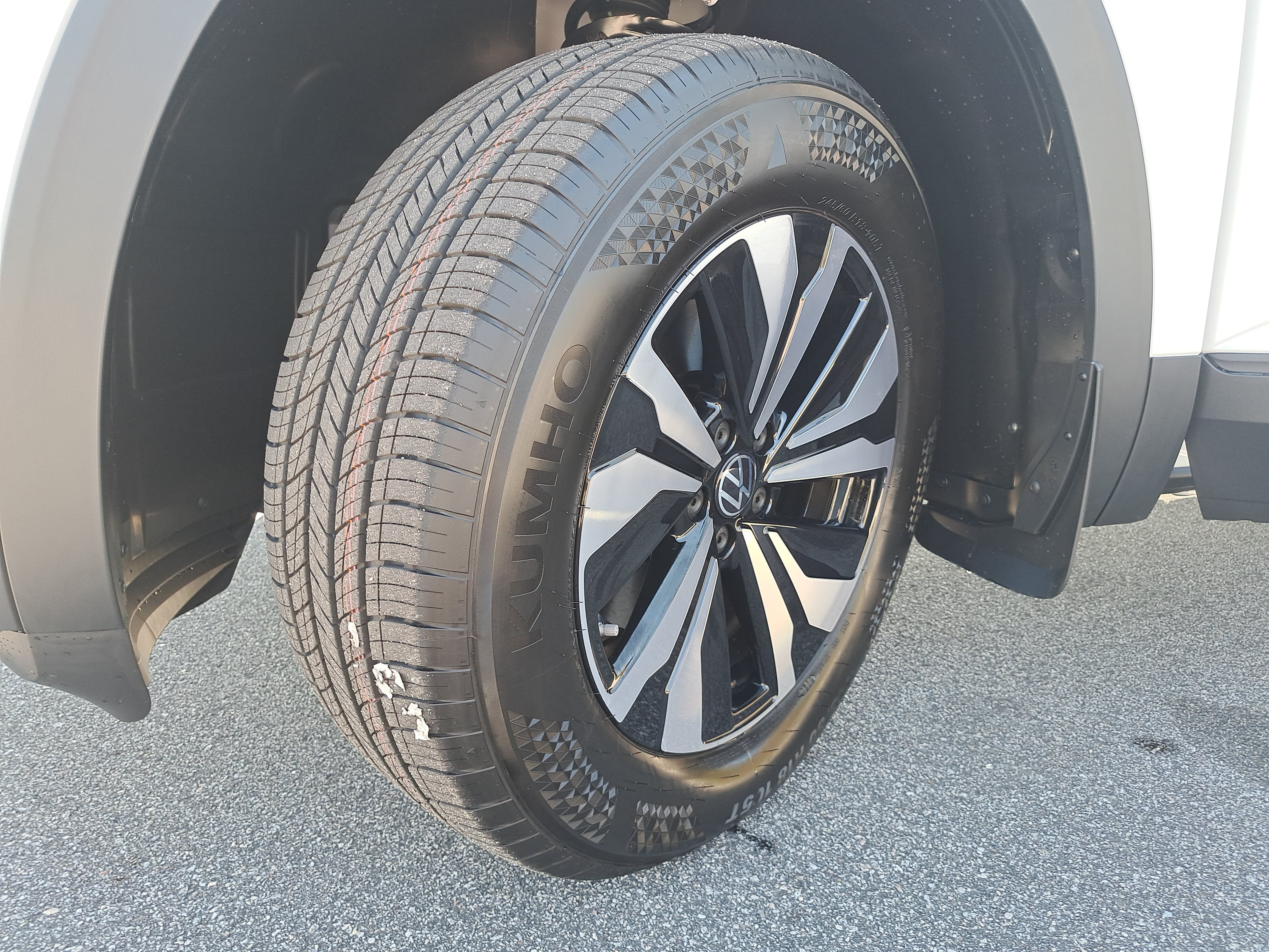 New 2026 Volkswagen Atlas Cross Sport SE AWD/4WD image 29