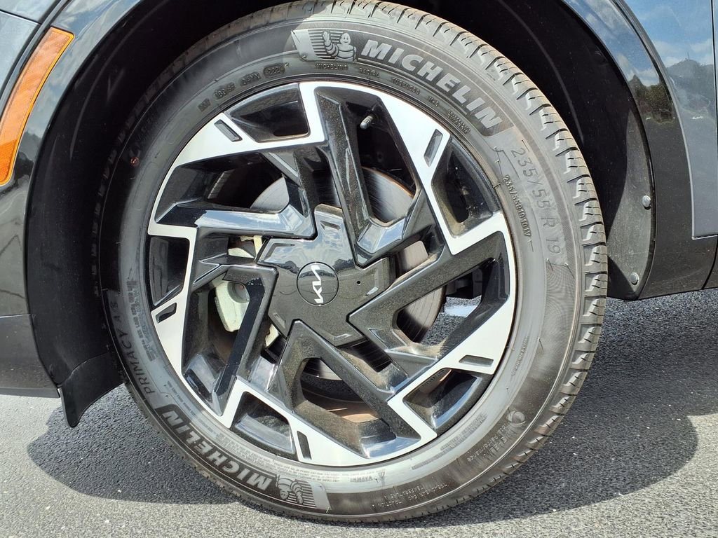 Used 2025 Kia Sportage SX image 40