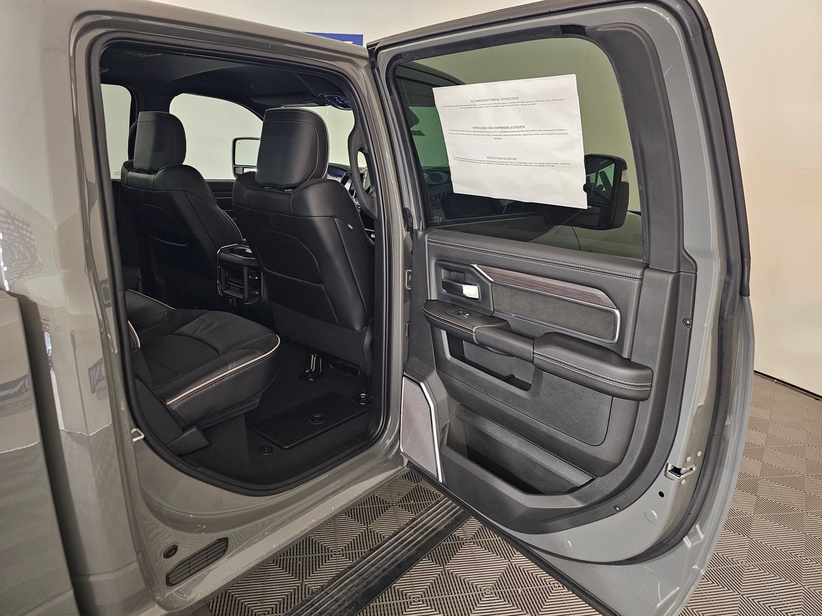New 2026 RAM 3500 Laramie AWD/4WD image 26