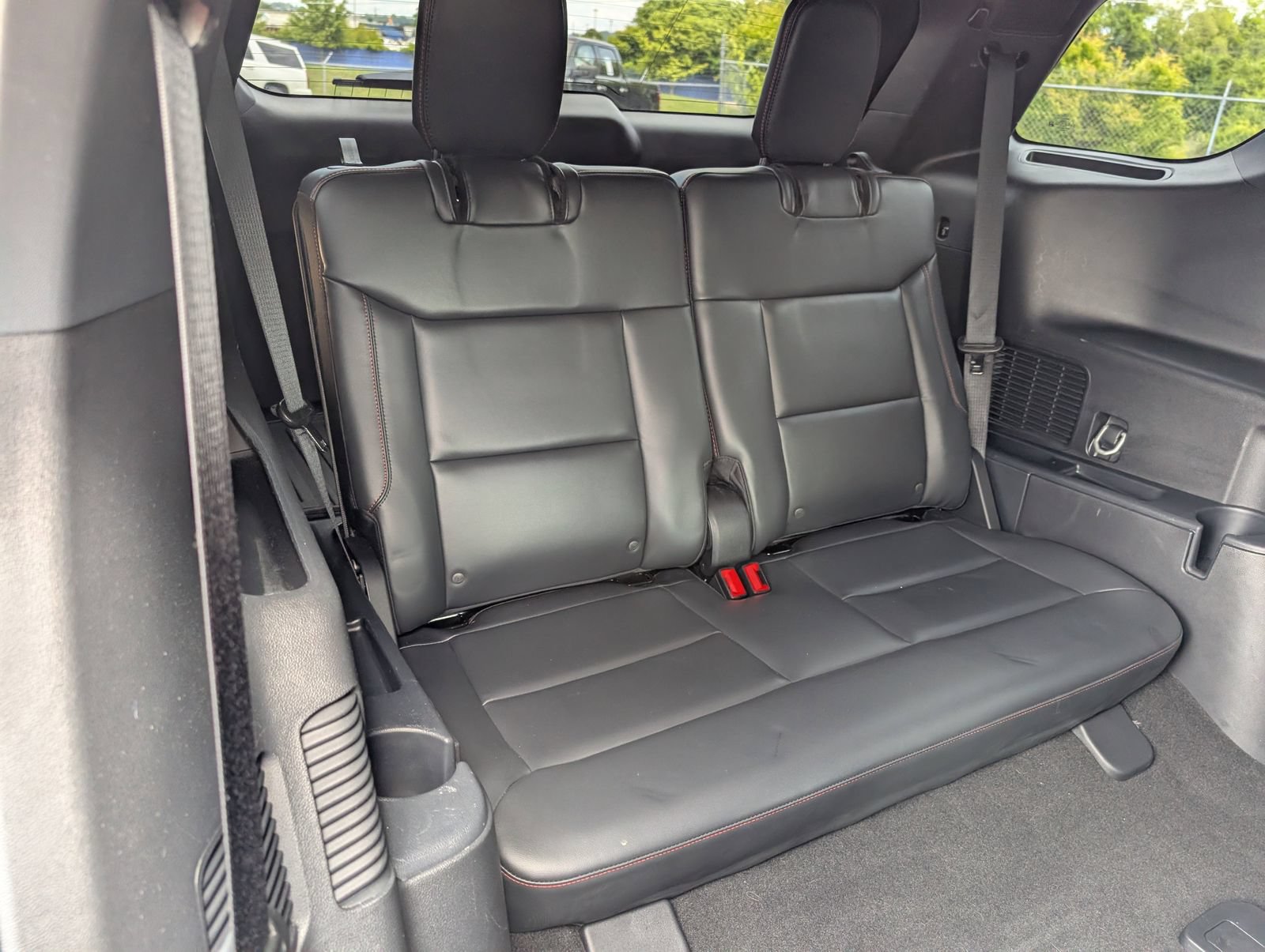 Used 2025 Ford Explorer ST-Line w/ Premium Package RWD image 27