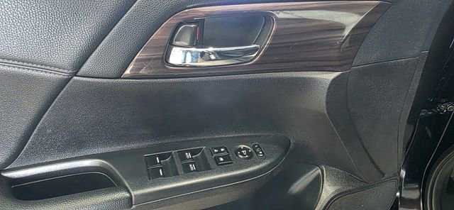 Used 2016 Honda Accord EX image 12