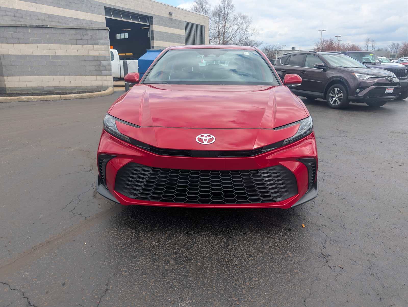 Certified 2025 Toyota Camry SE w/ Convenience Package FWD image 2