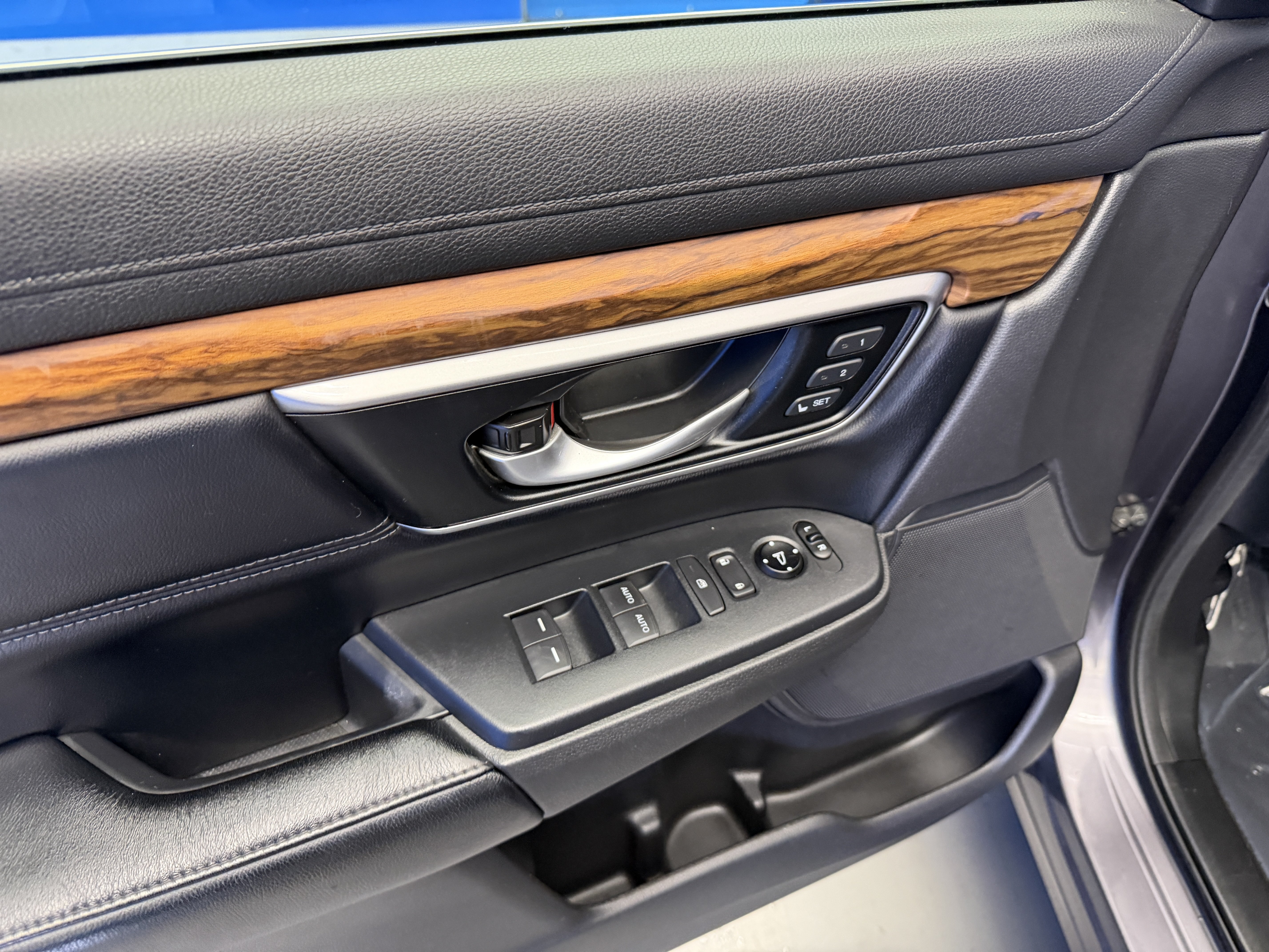 Used 2018 Honda CR-V EX-L image 10