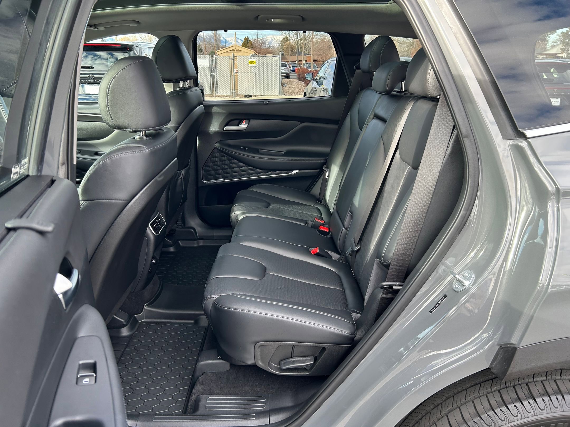 Used 2023 Hyundai Santa Fe SEL w/ Premium Package image 22