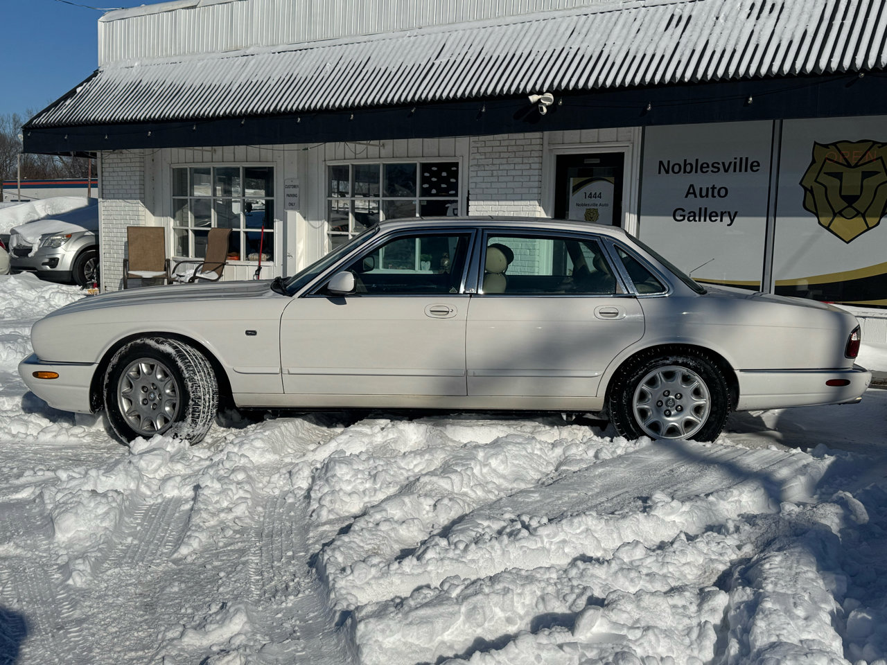 Used 2003 Jaguar XJ8 image 3