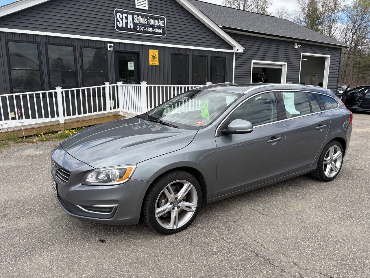 Used 2016 Volvo V60 T5 Premier w/ Technology Package AWD/4WD image 1