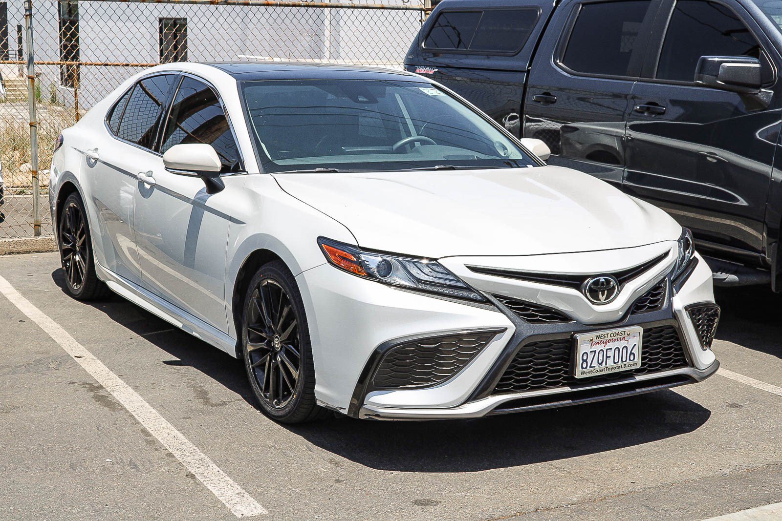 Certified 2022 Toyota Camry XSE FWD image 3
