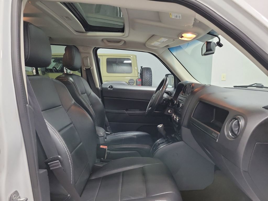 Used 2017 Jeep Patriot High Altitude image 15