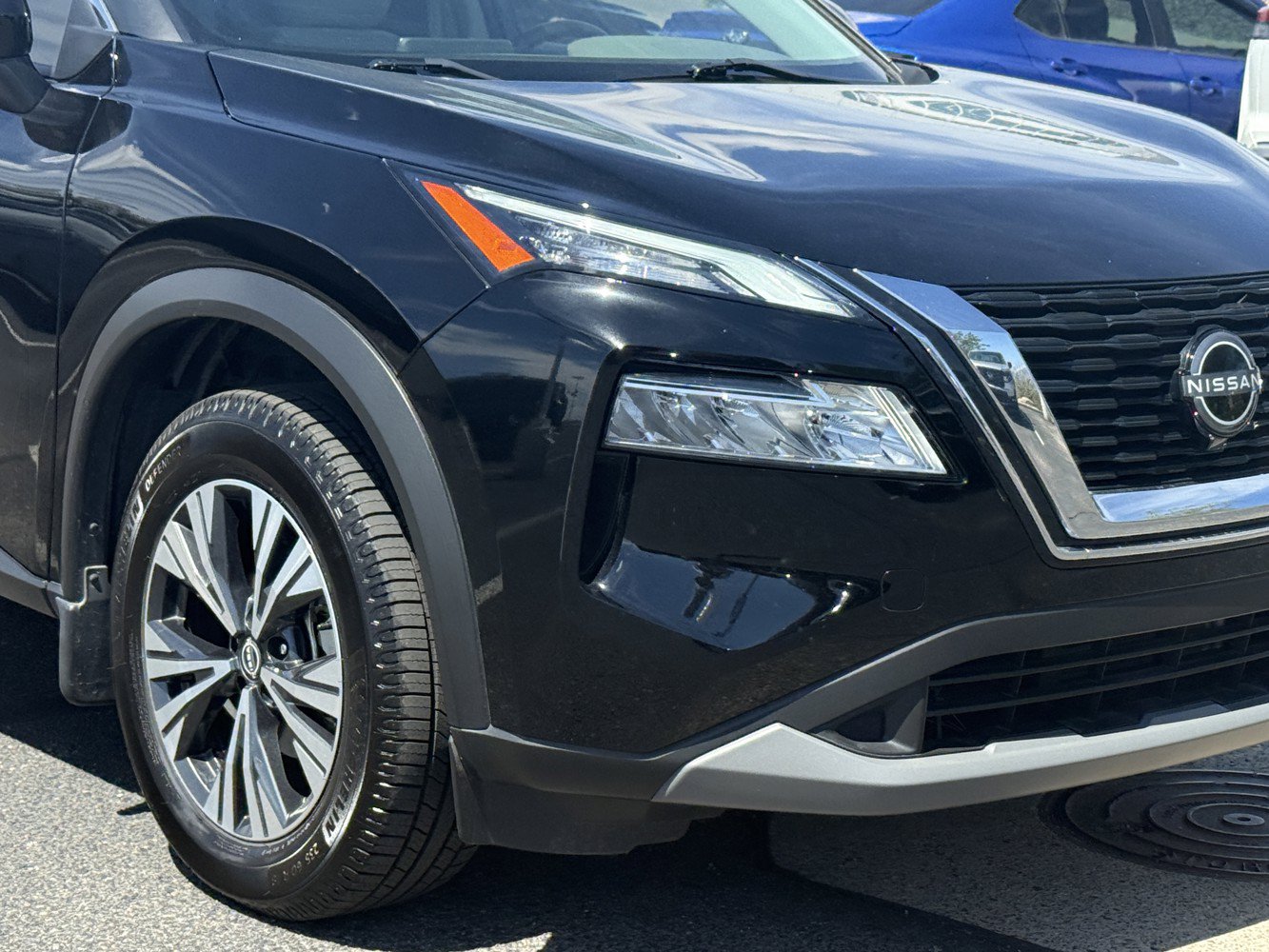 Used 2023 Nissan Rogue SV AWD/4WD image 2