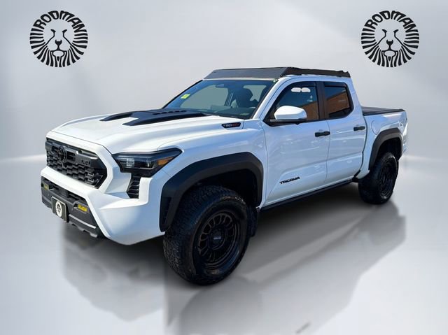Used 2025 Toyota Tacoma TRD Off-Road w/ TRD Off Road Premium Package image 1