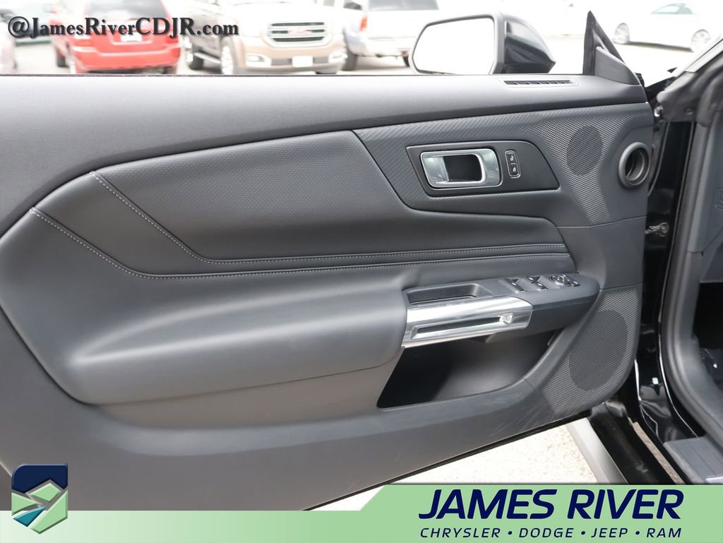 Used 2025 Ford Mustang Premium image 14