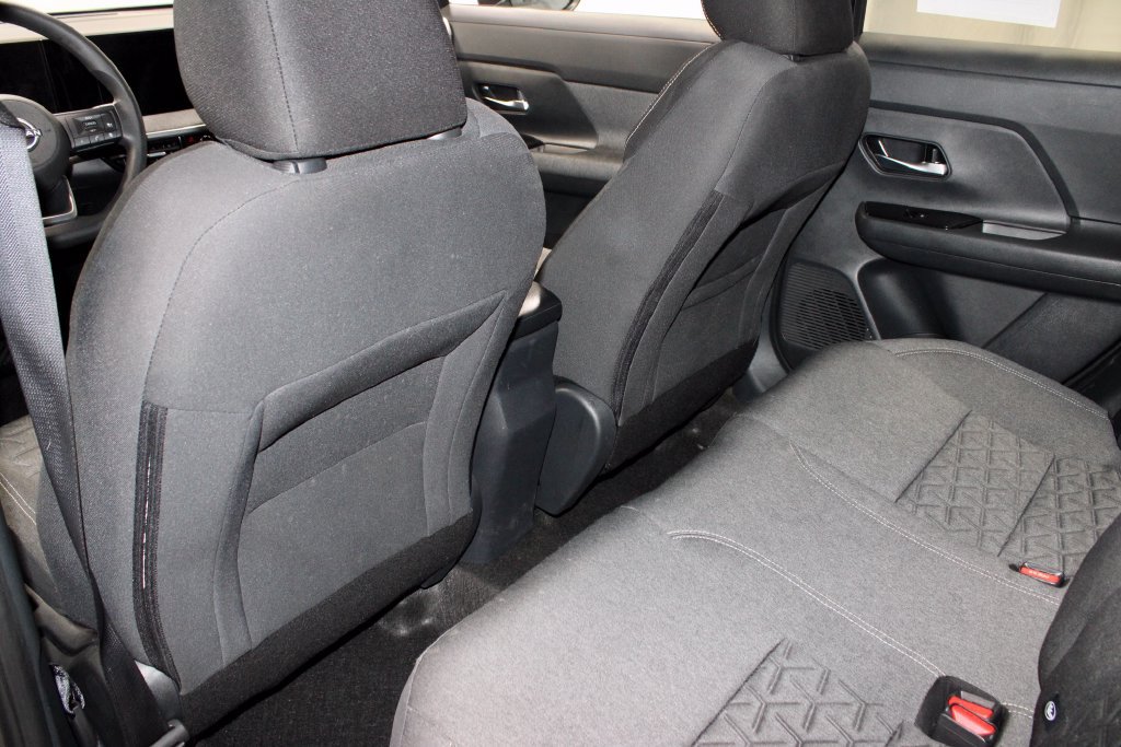 Certified 2025 Nissan Kicks SV AWD/4WD image 20