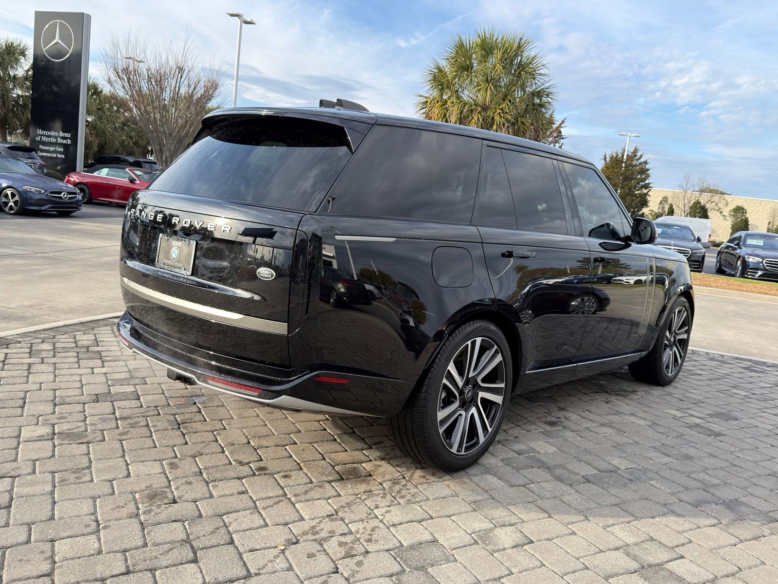 Used 2023 Land Rover Range Rover SE image 9