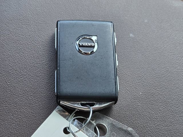 Certified 2024 Volvo XC60 B5 Plus image 21