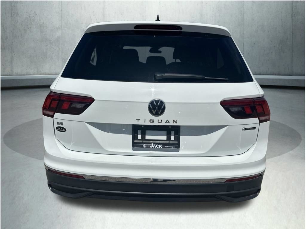 Used 2024 Volkswagen Tiguan SE AWD/4WD image 4
