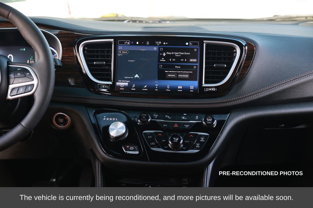 Used 2023 Chrysler Pacifica Pinnacle image 27