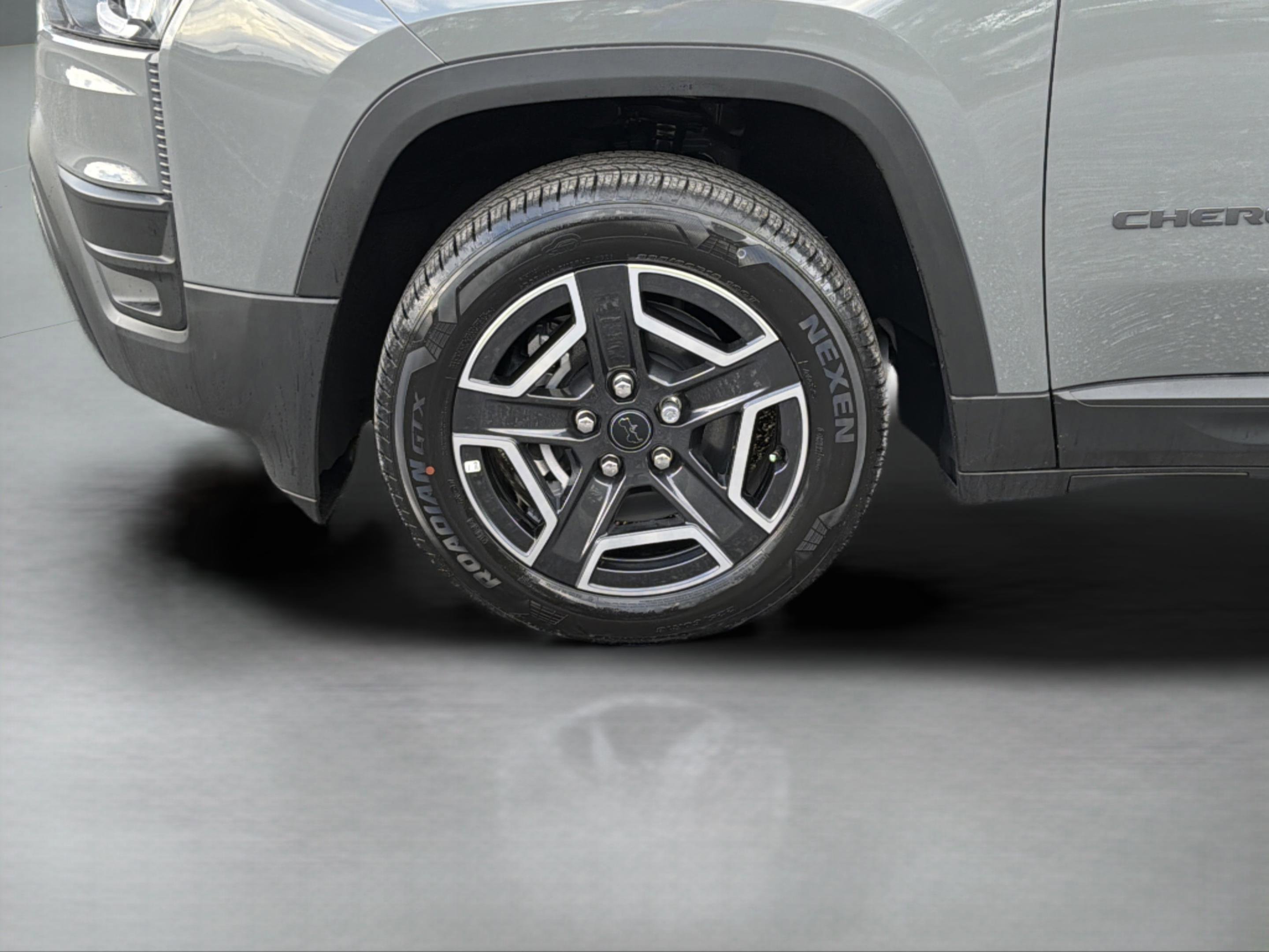 New 2026 Jeep Cherokee Laredo image 14