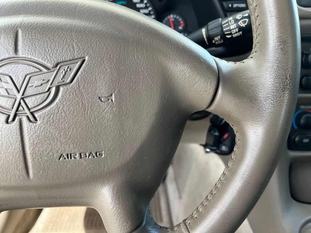 Used 2003 Chevrolet Corvette Coupe w/ Preferred Equipment Group RWD image 17
