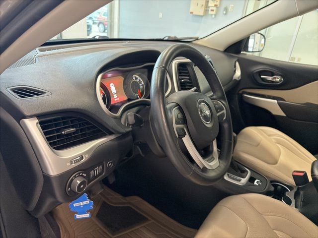 Used 2018 Jeep Cherokee Limited w/ Luxury Group image 17