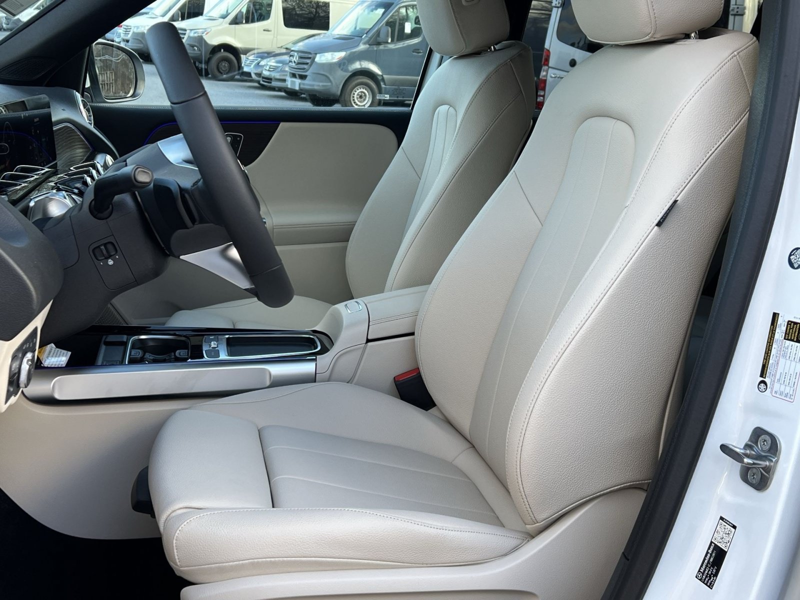 Used 2026 Mercedes-Benz GLB 250 4MATIC image 11