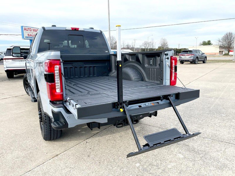 New 2026 Ford F250 Lariat w/ Black Appearance Package image 9