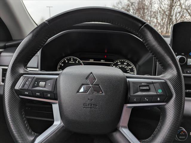Used 2024 Mitsubishi Outlander SE image 30
