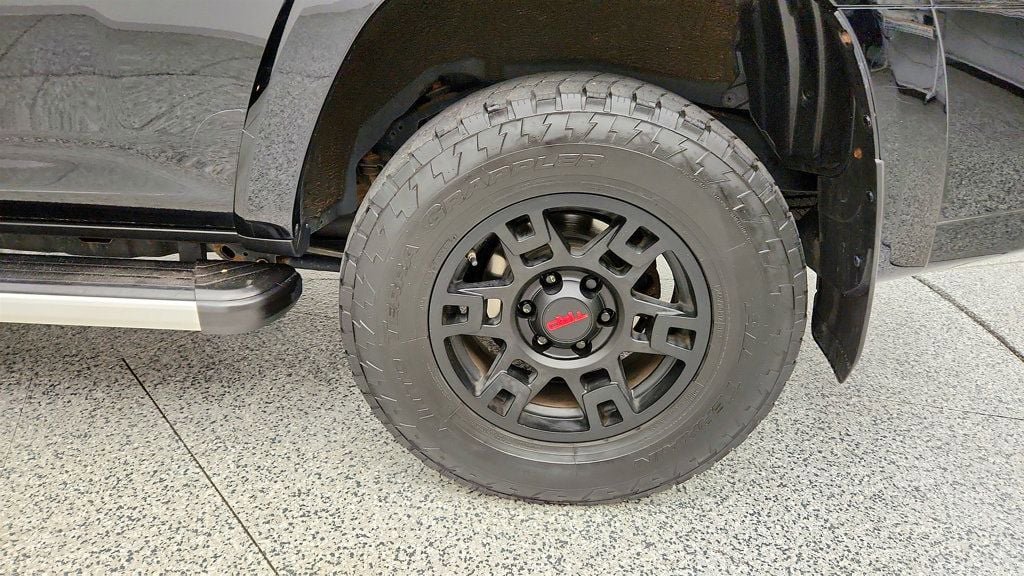 Used 2020 Toyota 4Runner TRD Pro AWD/4WD image 9