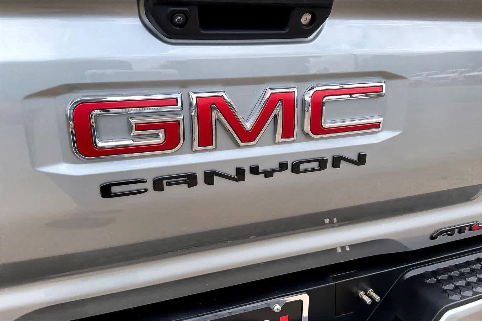 Used 2024 GMC Canyon AT4X AWD/4WD image 30