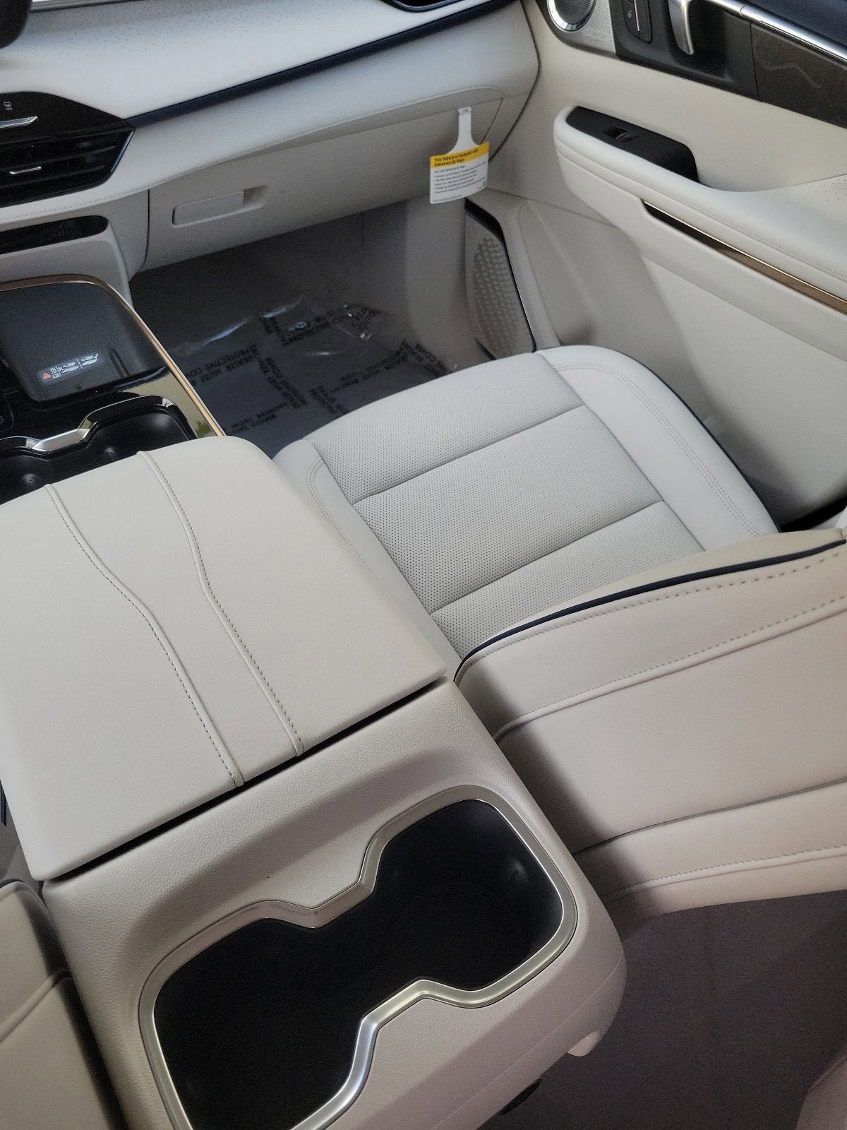 New 2026 Buick Enclave Avenir w/ Super Cruise Package FWD image 13