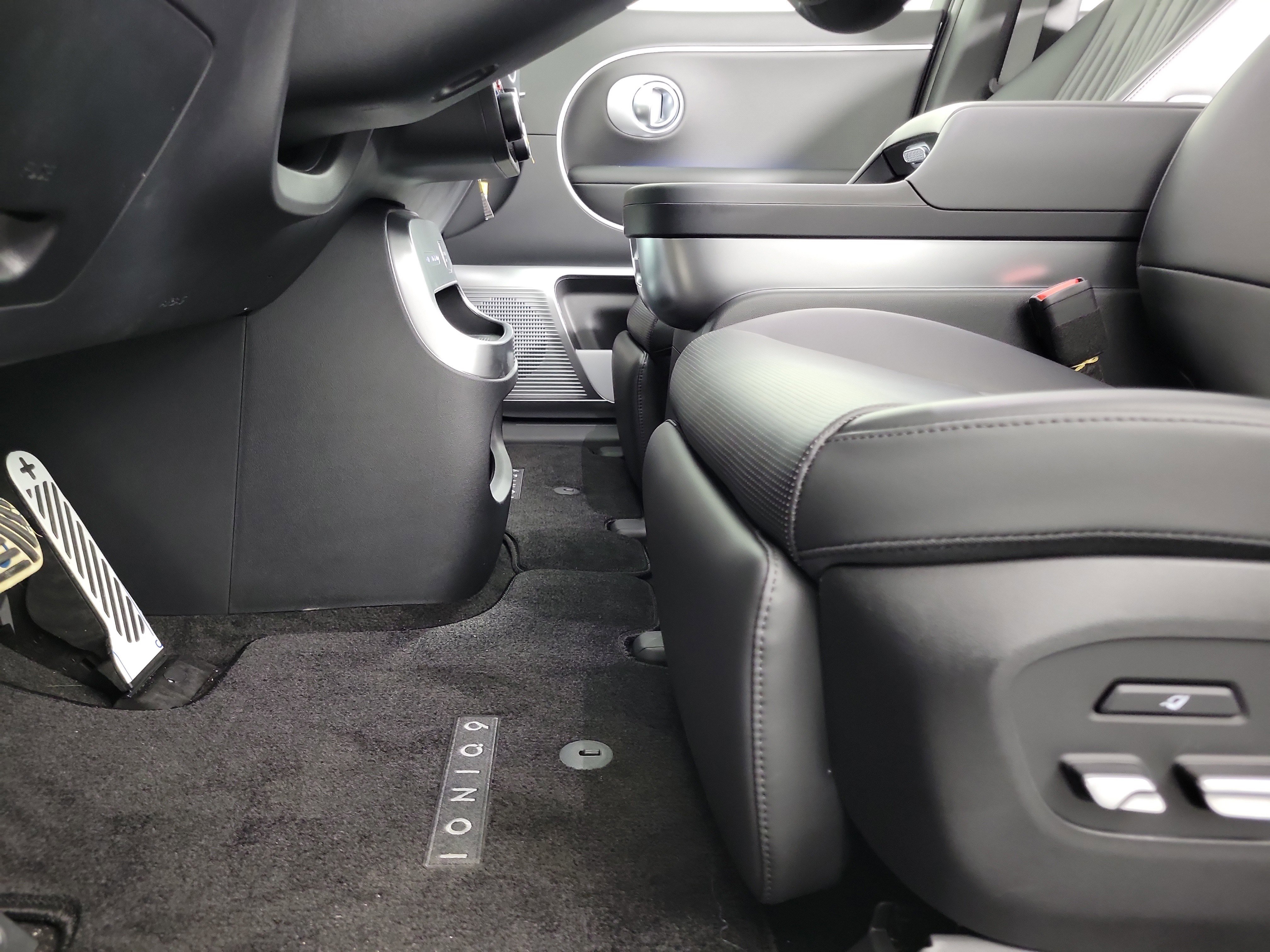 New 2026 Hyundai Ioniq 9 Calligraphy image 27