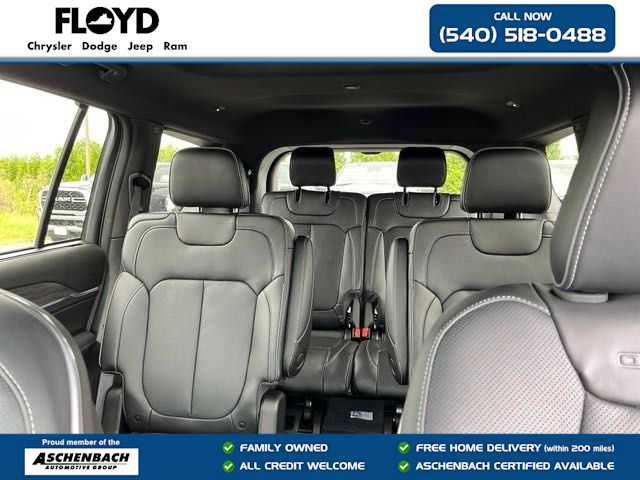 New 2025 Jeep Grand Cherokee L Overland w/ Luxury Tech Group IV image 21