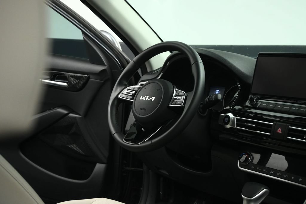 Certified 2023 Kia Seltos EX AWD/4WD image 62