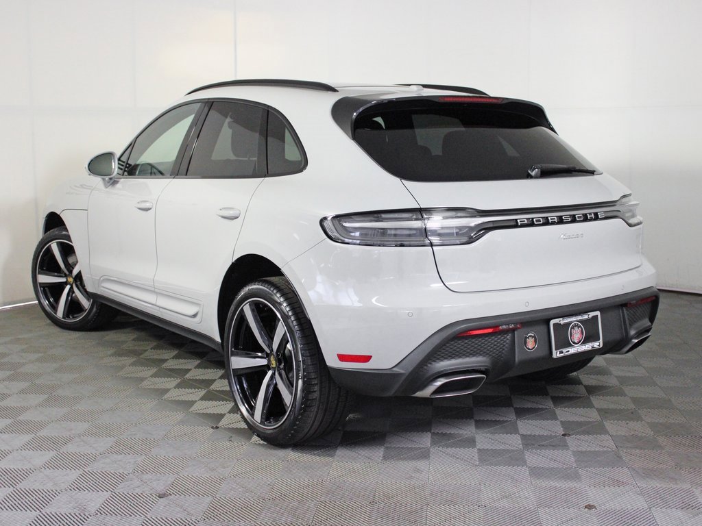 Used 2026 Porsche Macan image 3