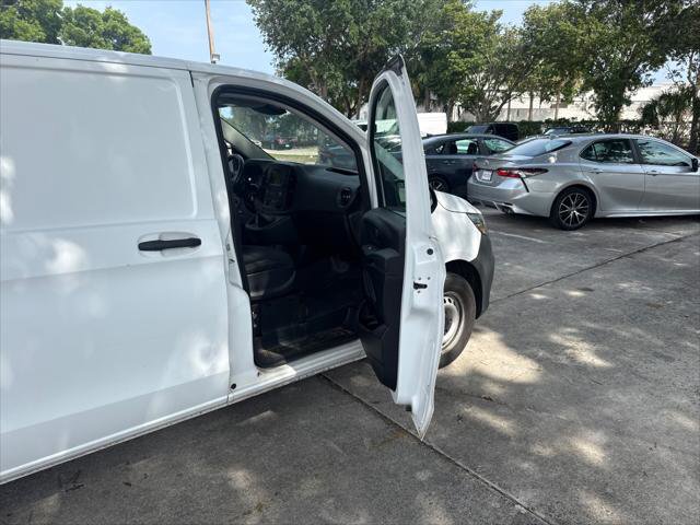 Used 2021 Mercedes-Benz Metris image 11