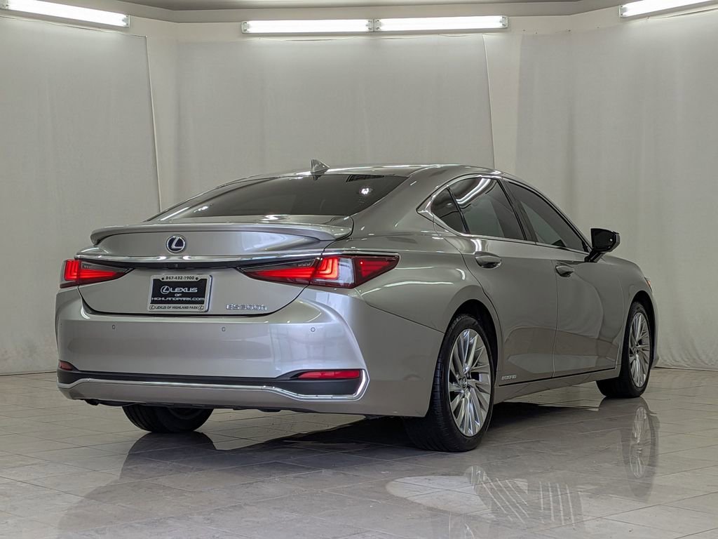 Used 2020 Lexus ES 300h w/ Accessory Package 2 FWD image 9