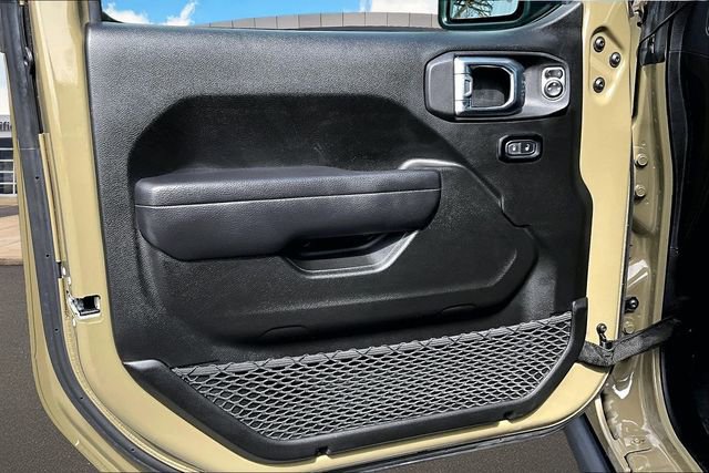 Used 2025 Jeep Gladiator Mojave w/ Convenience Group image 18