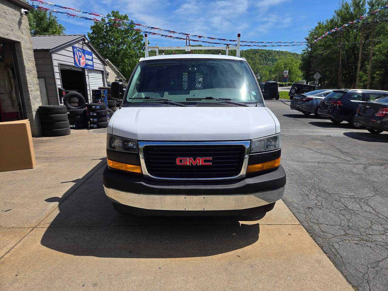 Used 2019 GMC Savana 2500 w/ Driver Convenience Package RWD image 2
