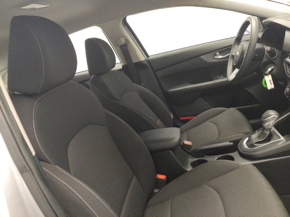 Used 2020 Kia Forte LXS FWD image 21